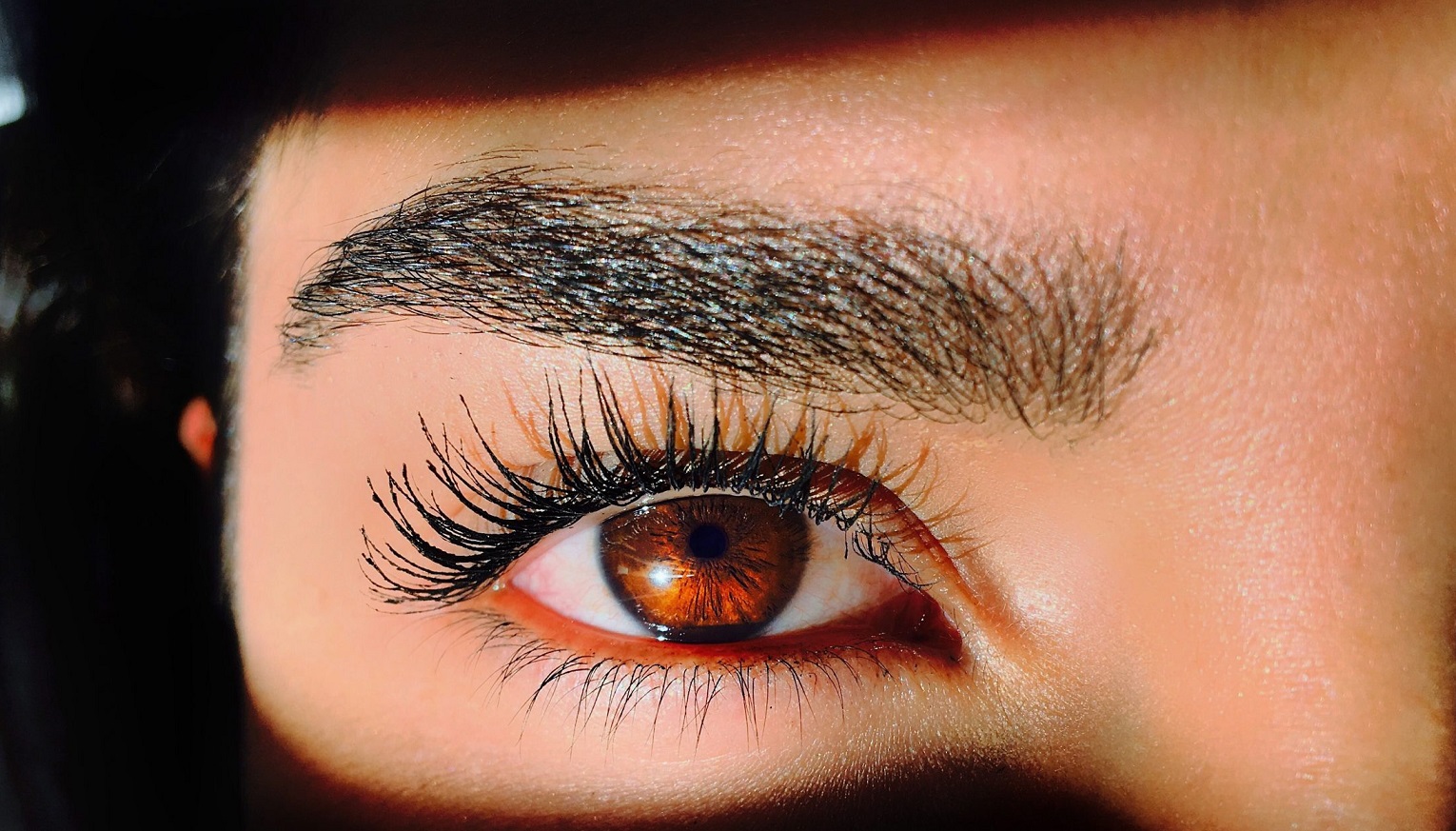 پر پشت کننده ی ابرو - پر پشت شدن ابرو