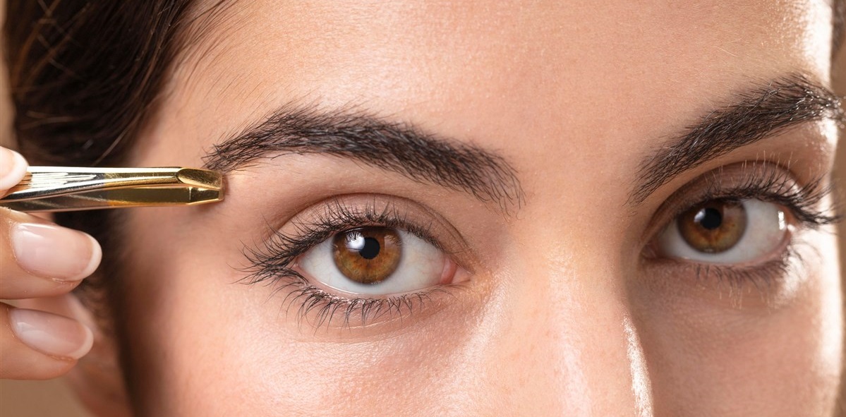 شانه کردن ابرو - پر پشت شدن ابرو