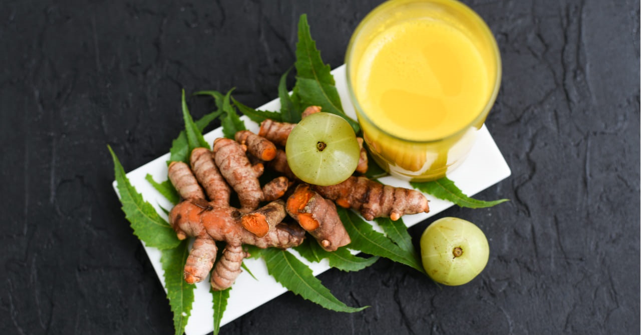 لاته شیر و زردچوبه - لاغری با زردچوبه