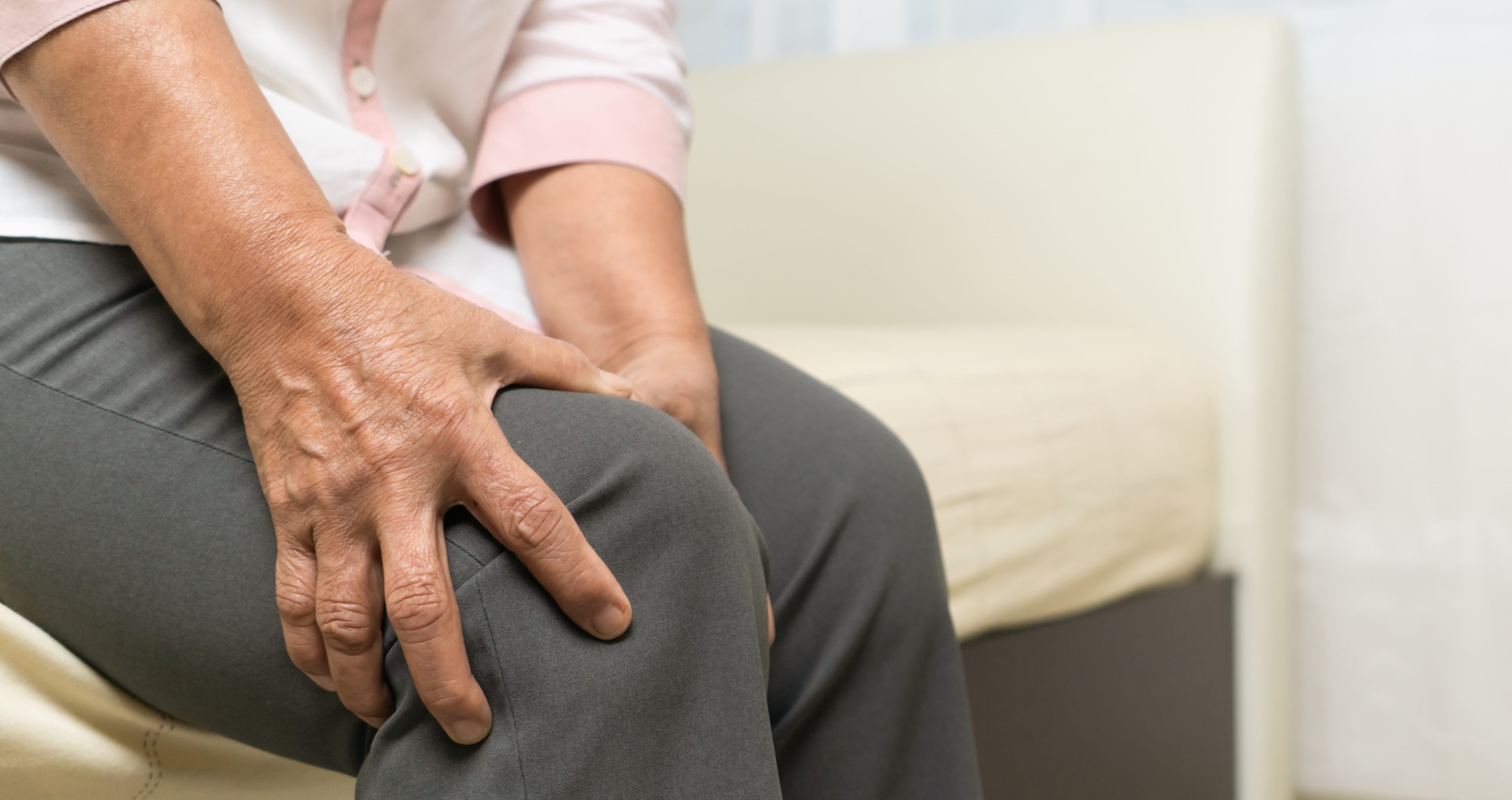 حرکات نرمشی برای زانو درد - درمان زانو درد با نمک