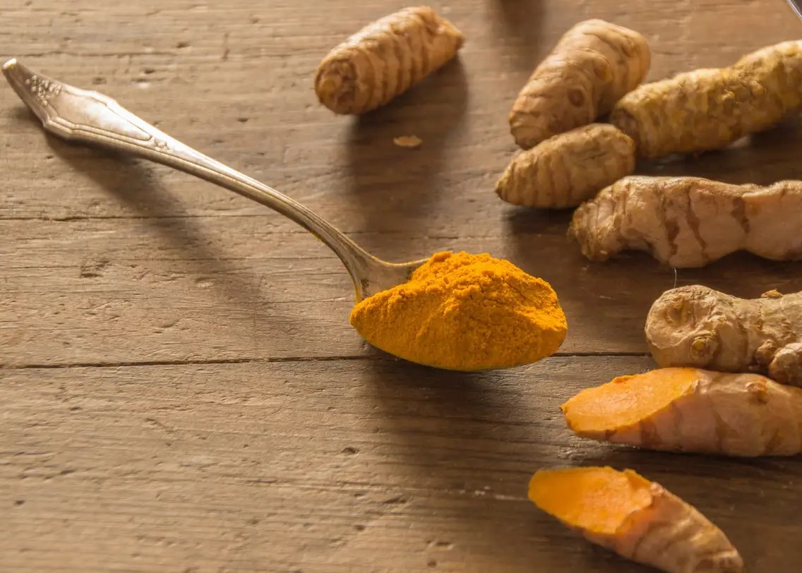 خمیر زردچوبه برای زانو - درمان زانو درد با زردچوبه