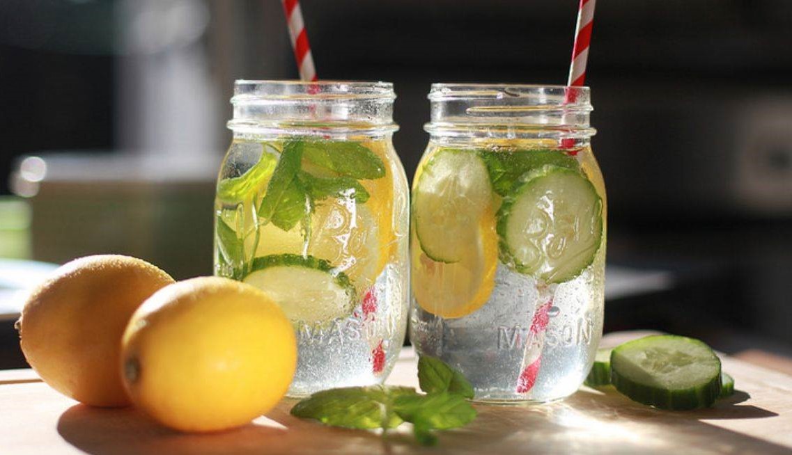 خواص دتاکس واتر - دتاکس واتر خیار و لیمو