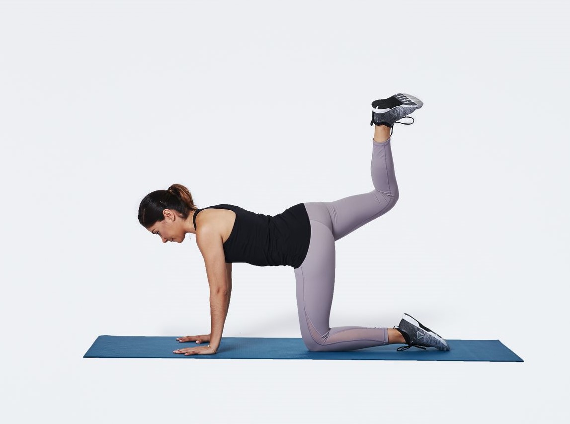 کیک بک دراز کشیده - ورزش برای باسنی بزرگ در خانه