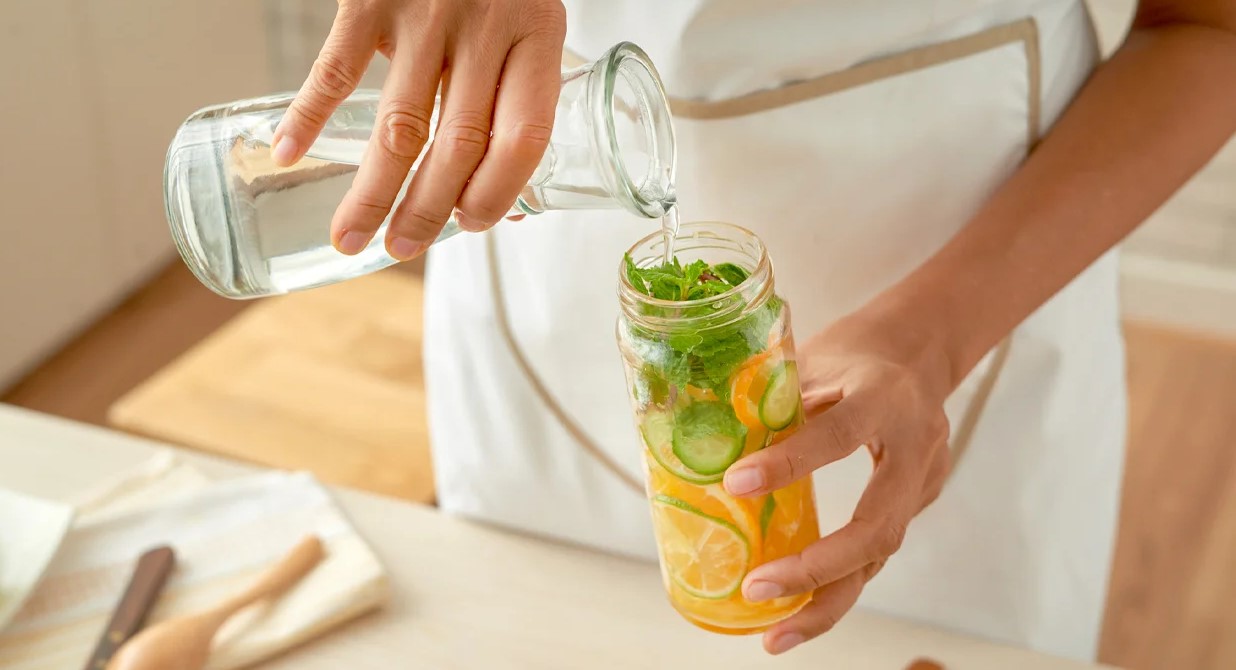 دتاکس واتر سیب دارچین