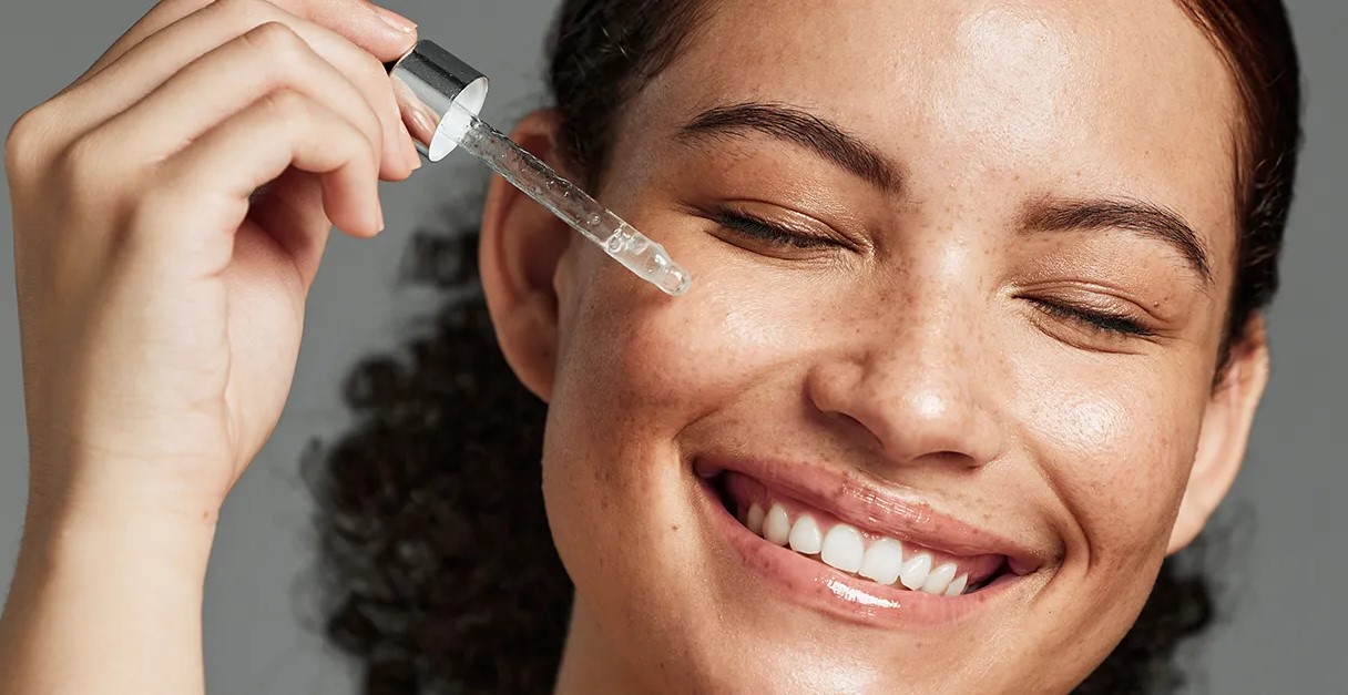 بهترین سرم جوانساز پوست - جوان شدن پوست صورت