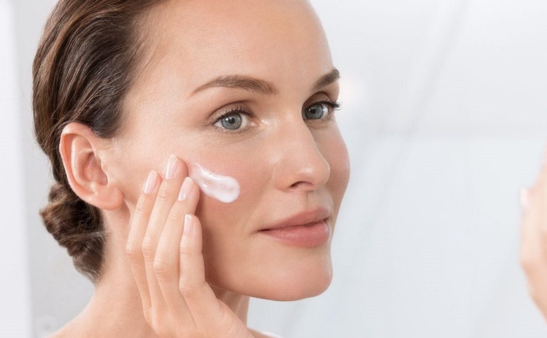 ماسک لایه بردار پوست - درمان منافذ باز پوست در خانه