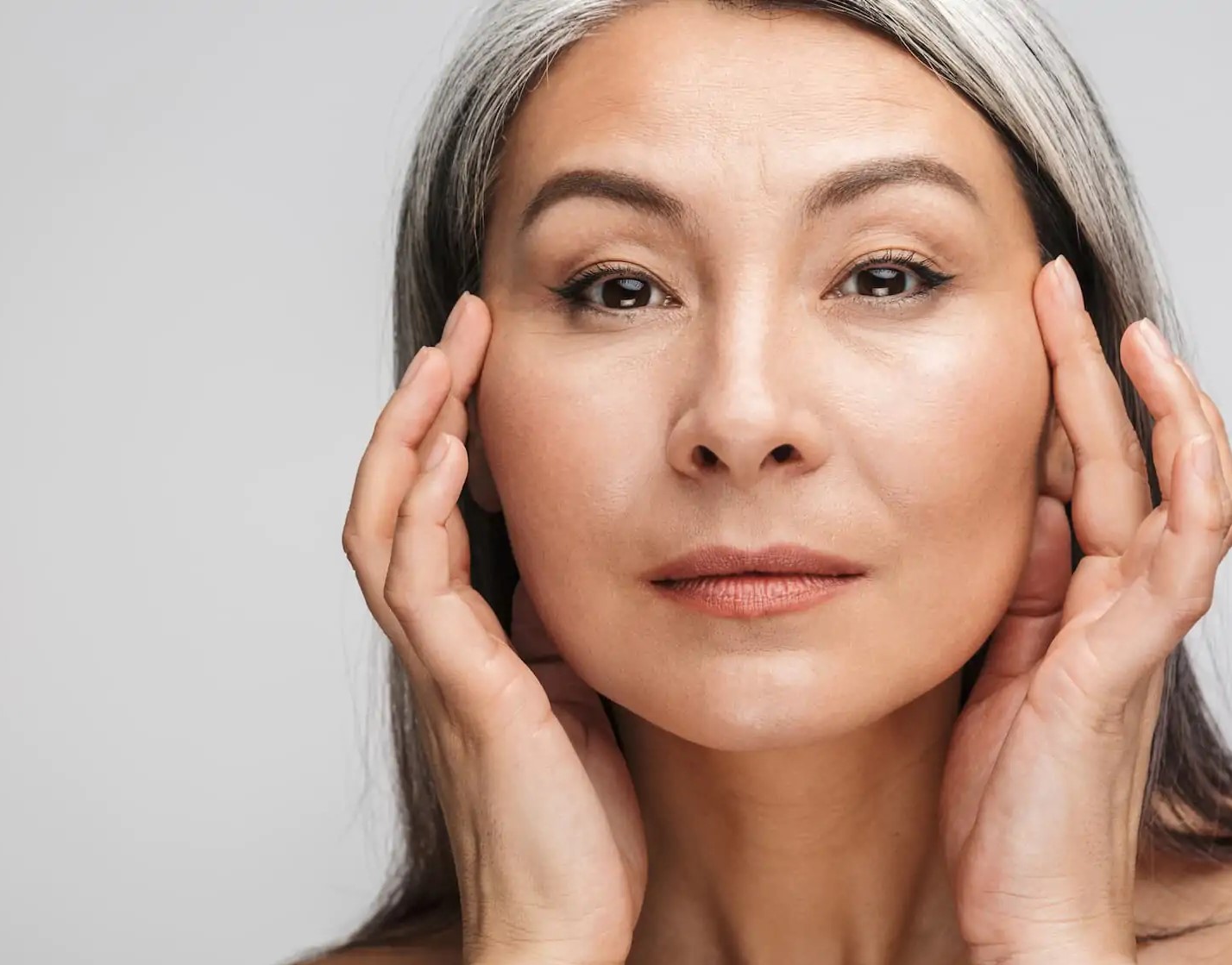 جوانسازی پوست - جوان شدن پوست صورت