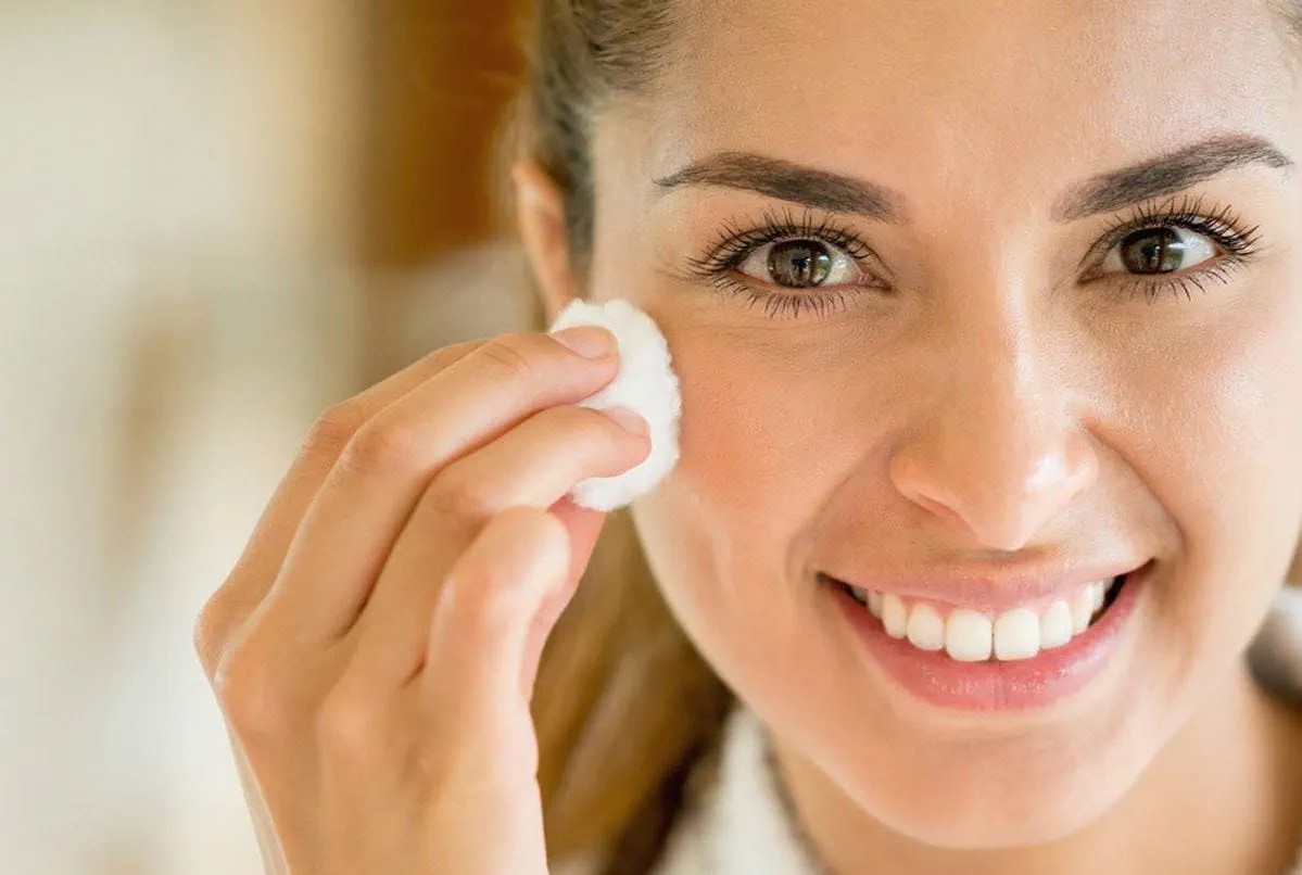 مرطوب کننده پوست خشک - خشکی پوست و کمبود ویتامین