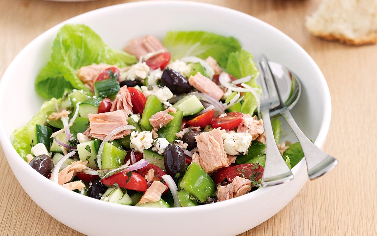 سالاد تن ماهی مدیترانه ای - سالاد تن ماهی رژیمی