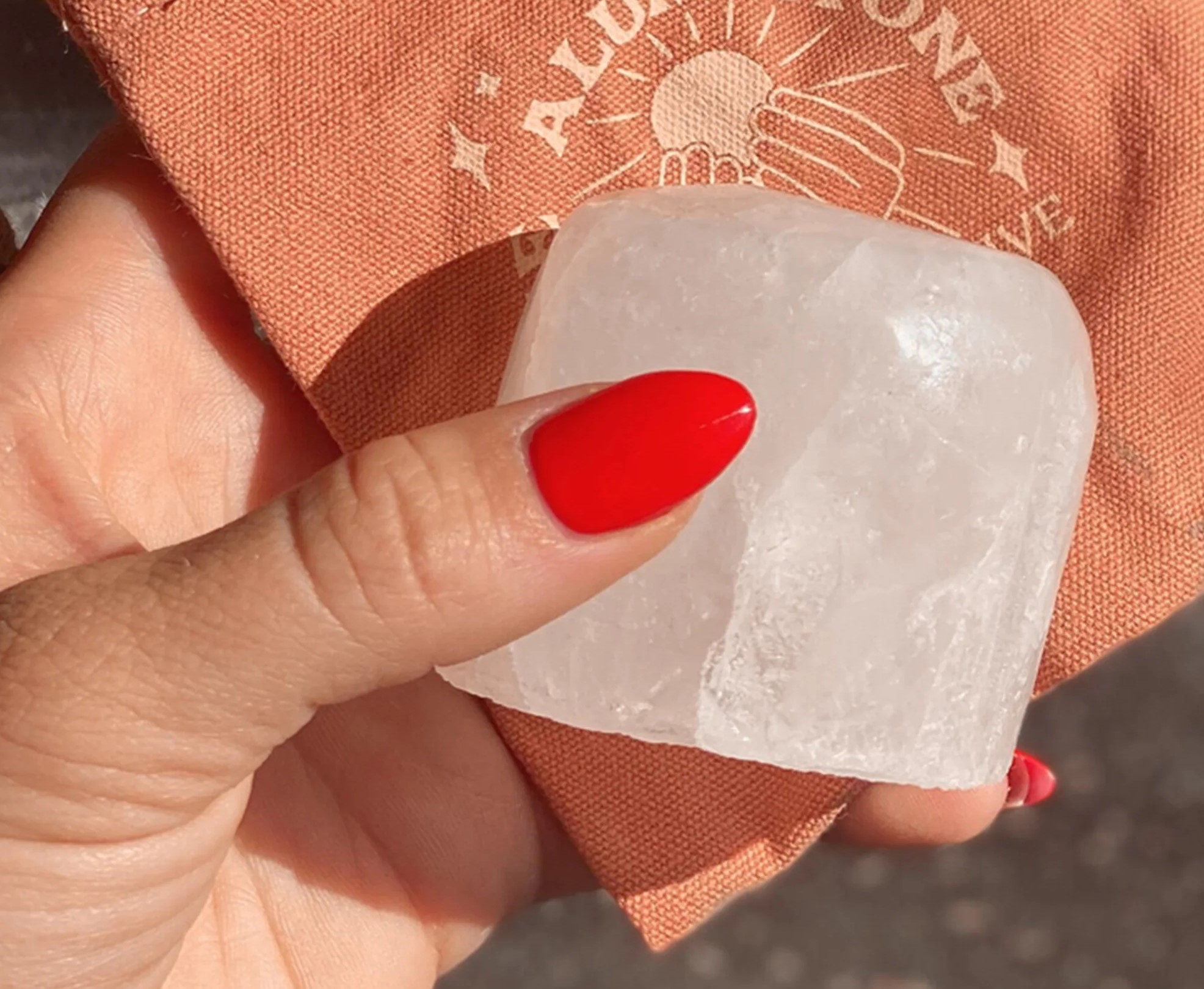 زاج سفید برای صورت - زاج سفید برای روشن شدن پوست