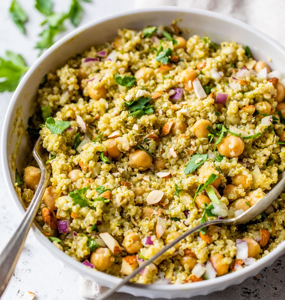 سالاد کینوا با مرغ - سالاد کینوا با نخود