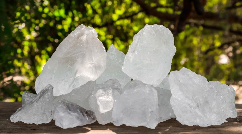 زاج سفید چیست؟ - زاج سفید برای روشن شدن پوست