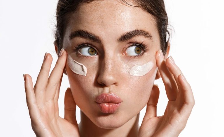 روتین پوستی روزانه دخترانه