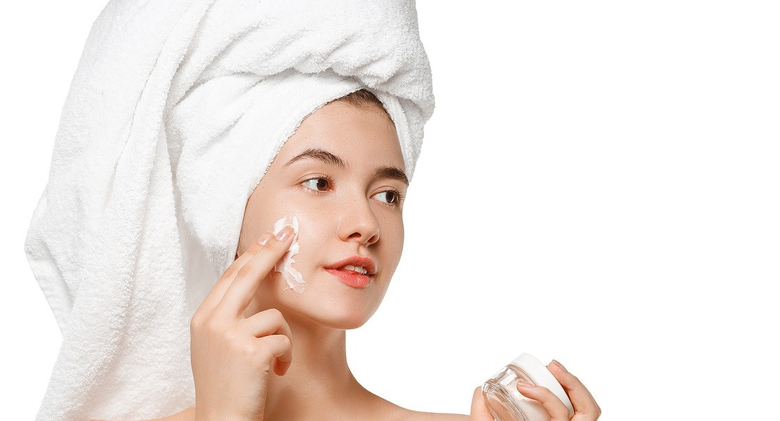 روتین پوست چرب - روتین پوستی روزانه دخترانه