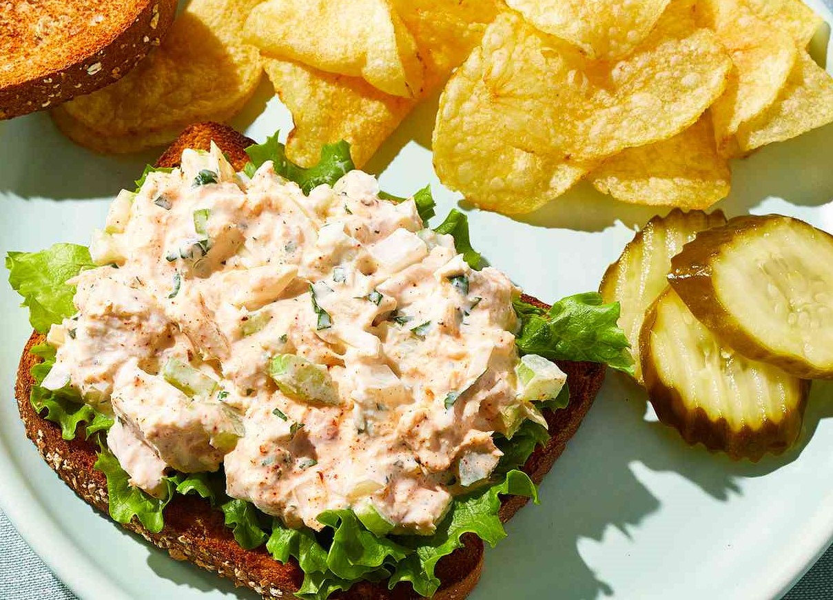 ساندویچ تن ماهی - غذای رژیمی با تن ماهی