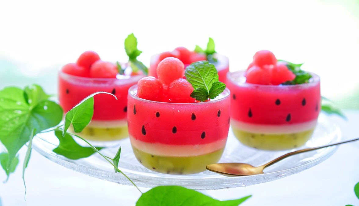 بستنی هندوانه ای - دسر رژیمی شب یلدا