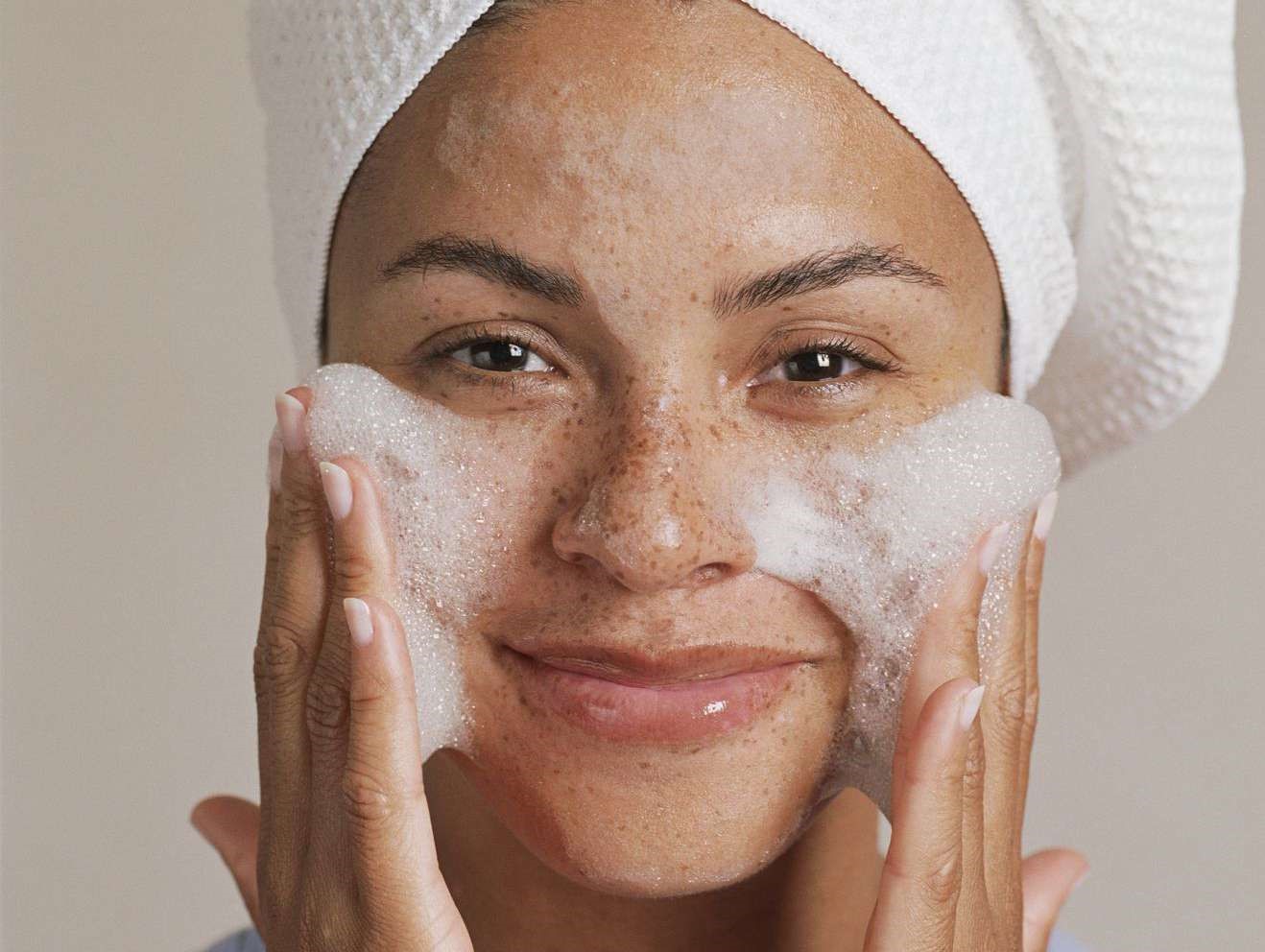 شستشوی پوست - پاکسازی پوست در خانه