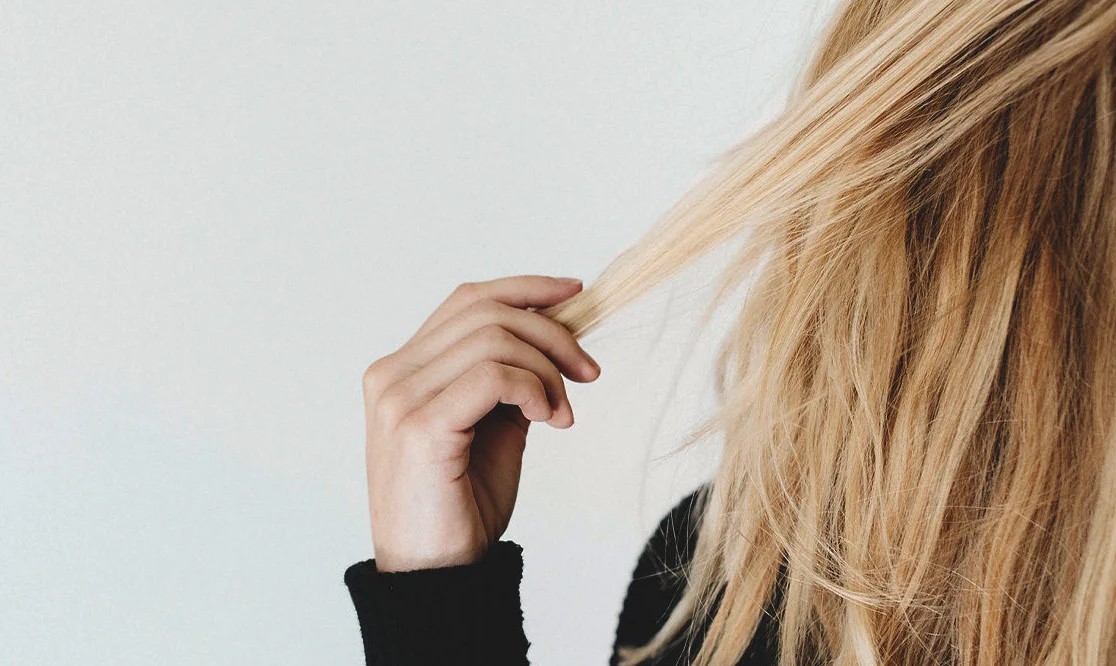 درمان وز مو - درمان موهای سوخته با سرکه سیب