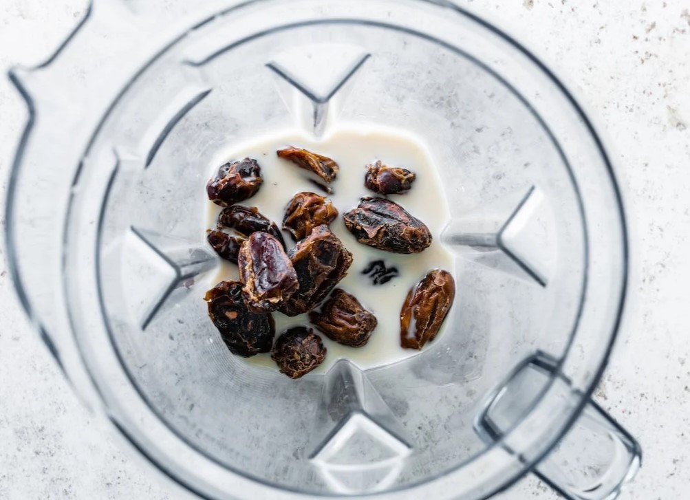 معایب رژیم شیر و خرما