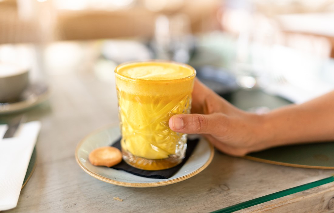 نوشیدنی چربی سوز - شیر و زردچوبه برای لاغری