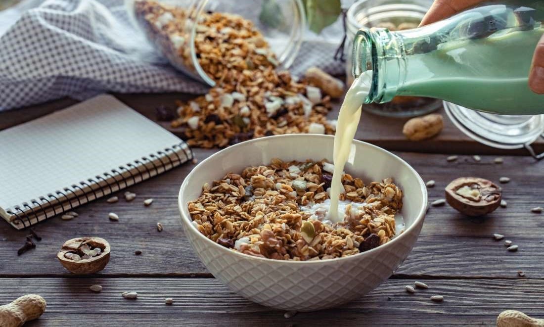 گرانولای رژیمی با شیره افرا - طرز تهیه گرانولا رژیمی