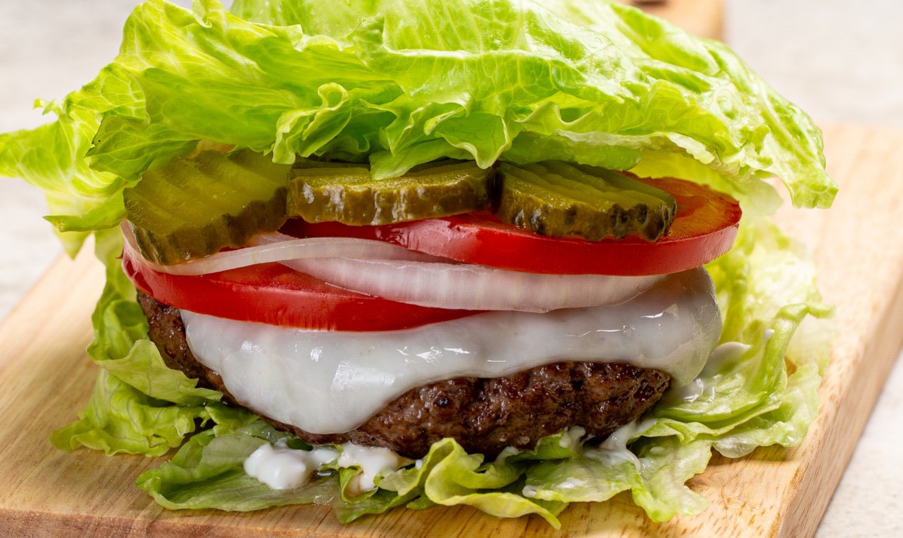 ساندویچ با برگ کاهو - جایگزین نان برای لاغری