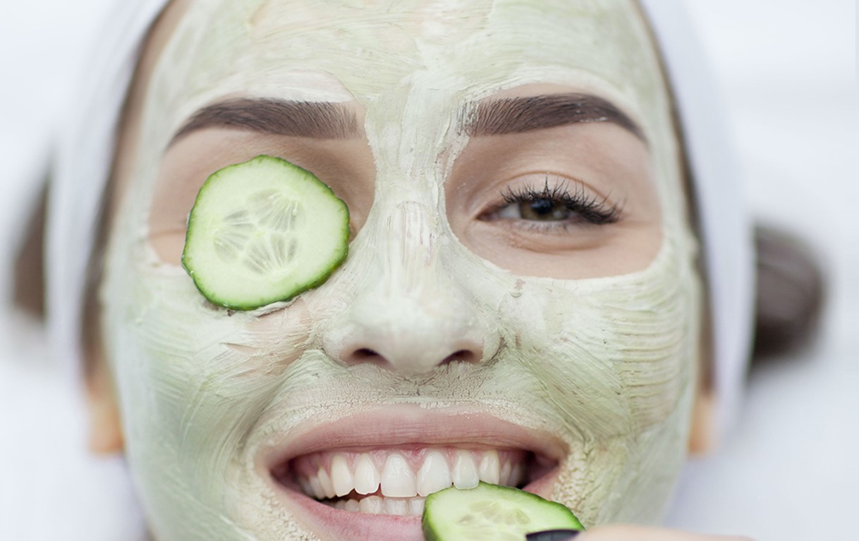 ماسک خیار - جوانسازی پوست صورت در منزل