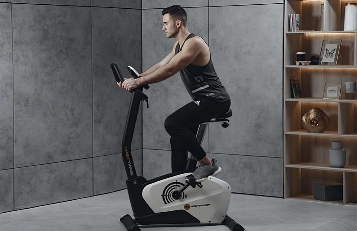 دوچرخه ثابت - ورزش برای آب کردن چربی شکم