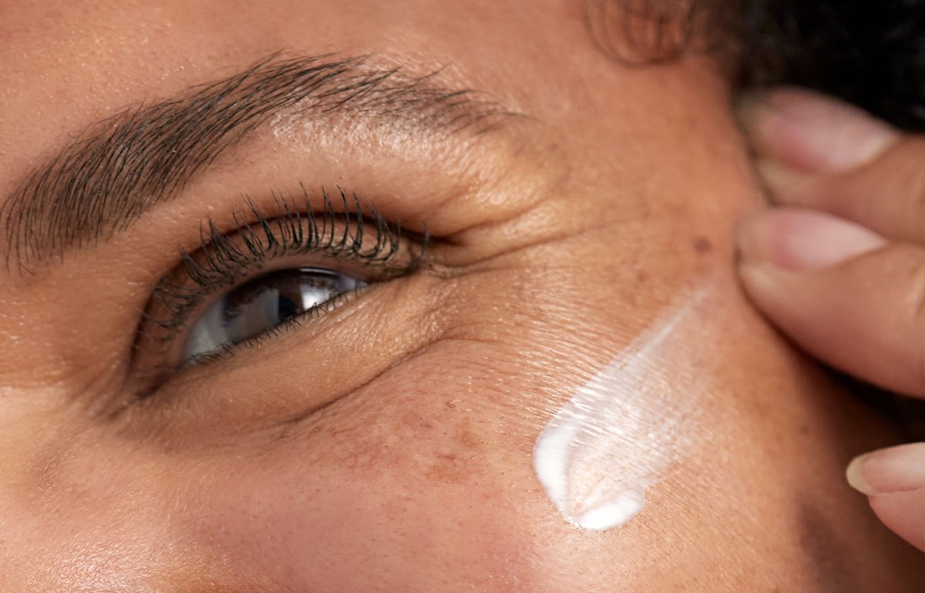 از بین بردن خطوط پنجه کلاغی - بهترین ماسک برای چروک دور چشم