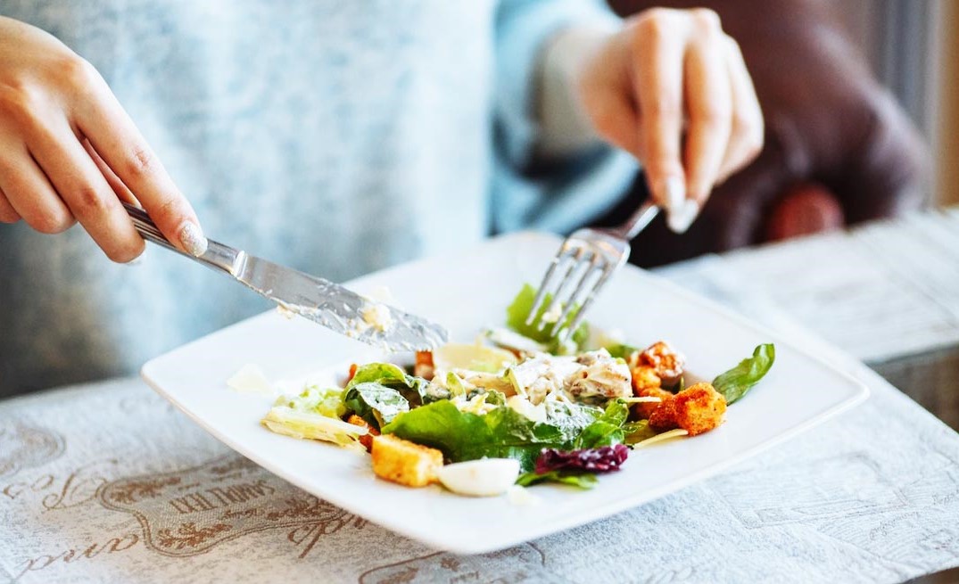 شام رژیمی - بهترین زمان خوردن شام برای لاغری