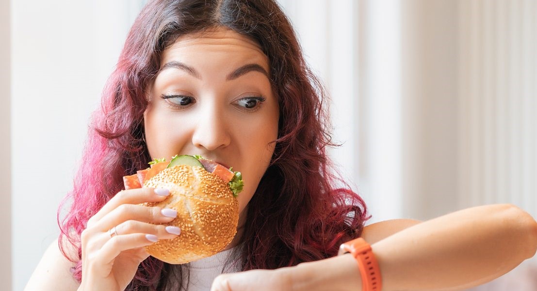 بهترین زمان برای شام خوردن - بهترین زمان خوردن شام برای لاغری