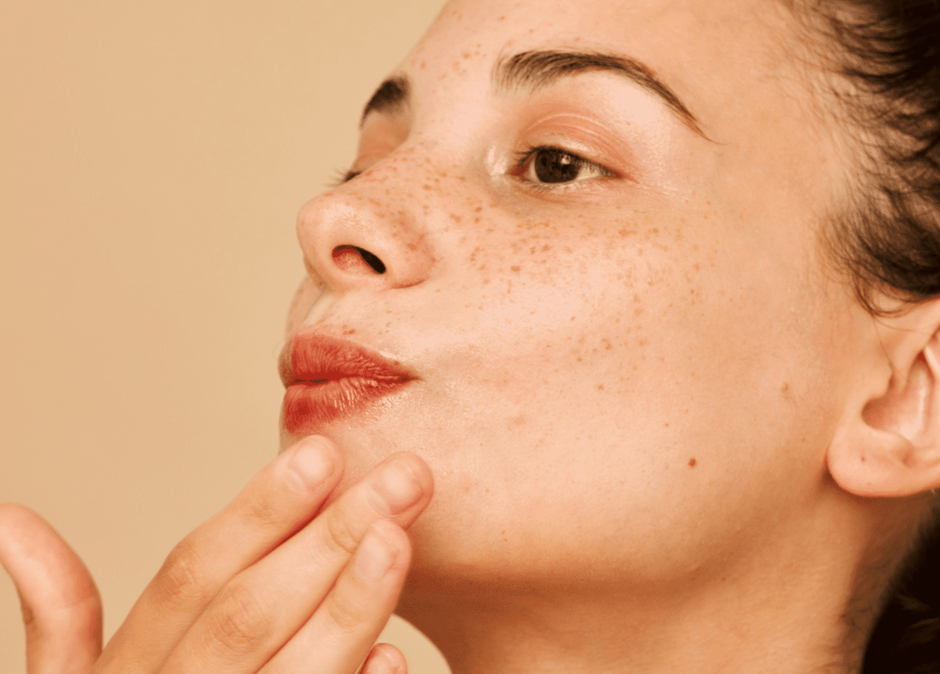 اختلالات تیروئید - علت موهای زائد زیر چانه