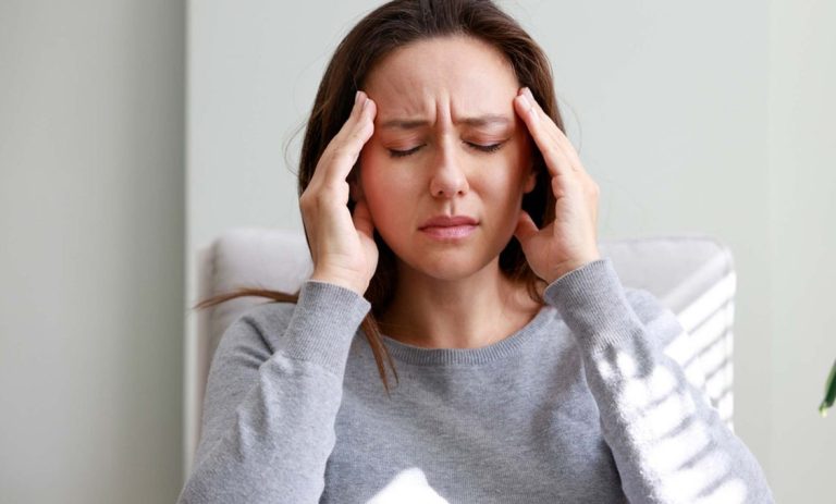 علت سردرد در ماه رمضان