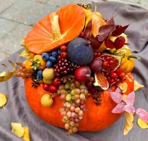 تزئین کدو با گل - تزئین کدو تنبل برای شب یلدا