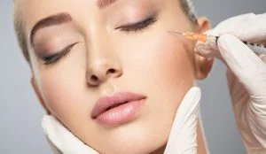همه چیز راجع به تزریق ژل/ از جوانسازی تا پرکنندگی