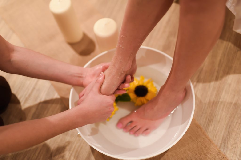 10 روش برای داشتن پاهایی نرم و لطیف