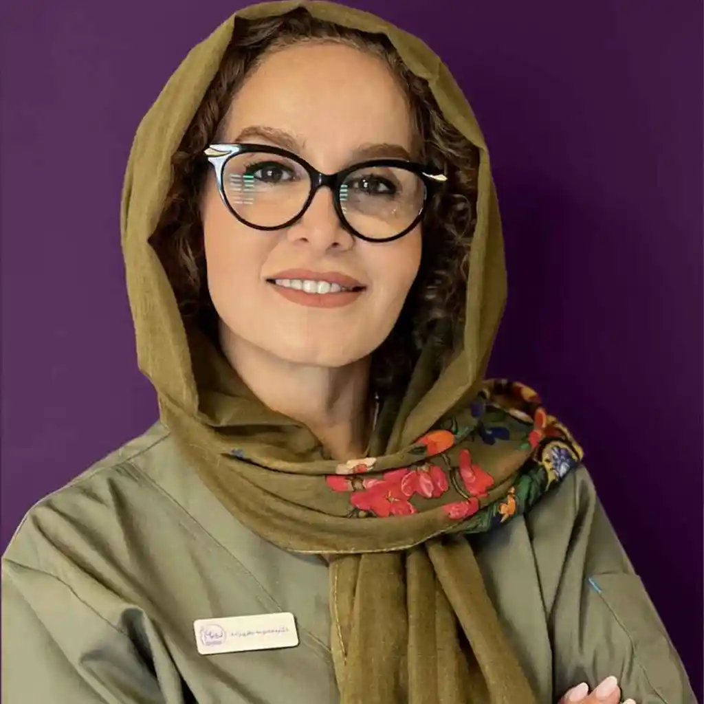 دکتر معصومه نظری زاده پزشک کلینیک زیبایی ایرانیان