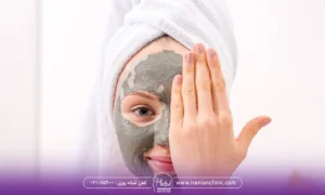 تصویر خانمی هست که از ماسک صورت استفاده می کنه