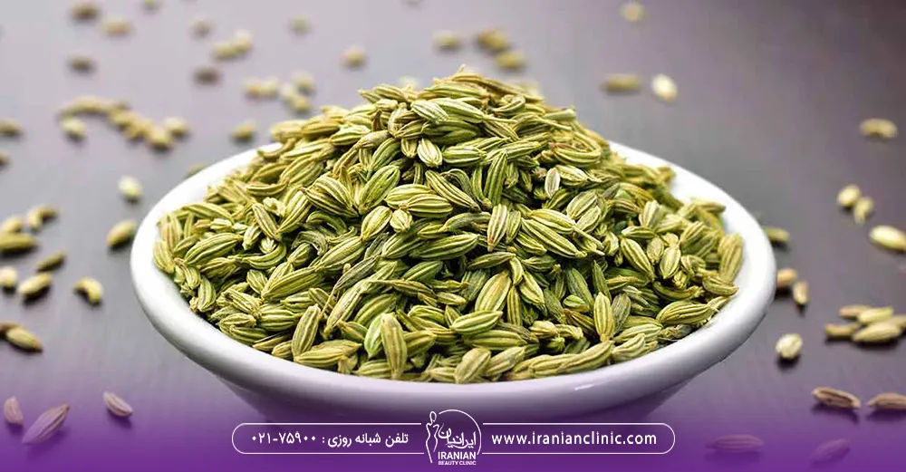 دانه های رازیانه در بشقاب