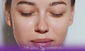 دختر جوان با پوست مرطوب - آبرسانی پوست