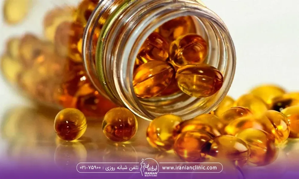 شیشه قرصی که افتاده و تعدادی قرص ازش ریخته بیرون