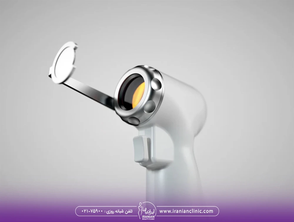 عکس از یک هندپیس خاکستری رنگ دستگاه لیزر ADVATX