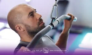 مردی که در حال انجام تمرینات بدنسازی است - بدنسازی بعد از کاشت مو​