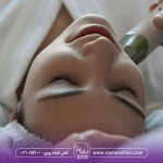 خانمی درحال انجامهایفو غبغب و رضایت مند و بدون عارضه، عوارض هایفو تراپی غبغب چیست؟